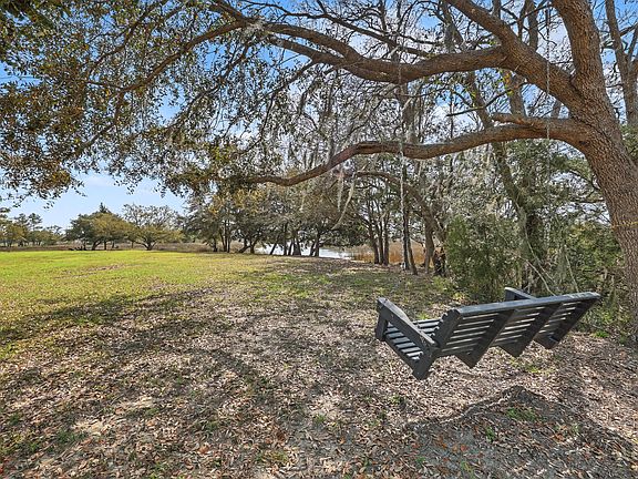 5th image of 3925 James Bay Rd #11-D