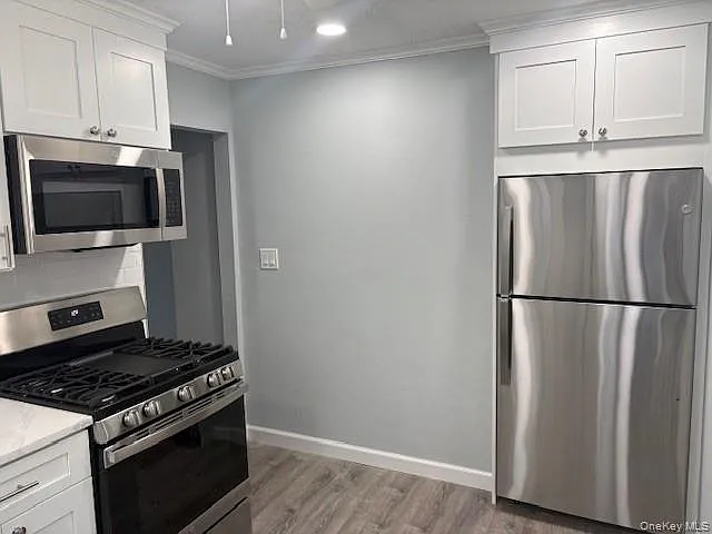 842 N Wellwood Ave — Photo 2