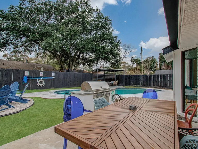 9219 Kempwood Dr — Photo 33