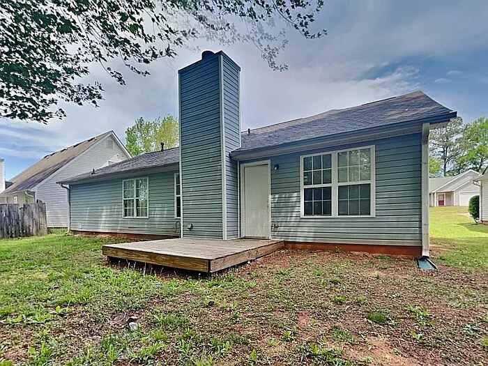 504 Edgewater Way — Photo 17
