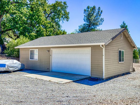 2nd image of 22057 Honeywood Ln