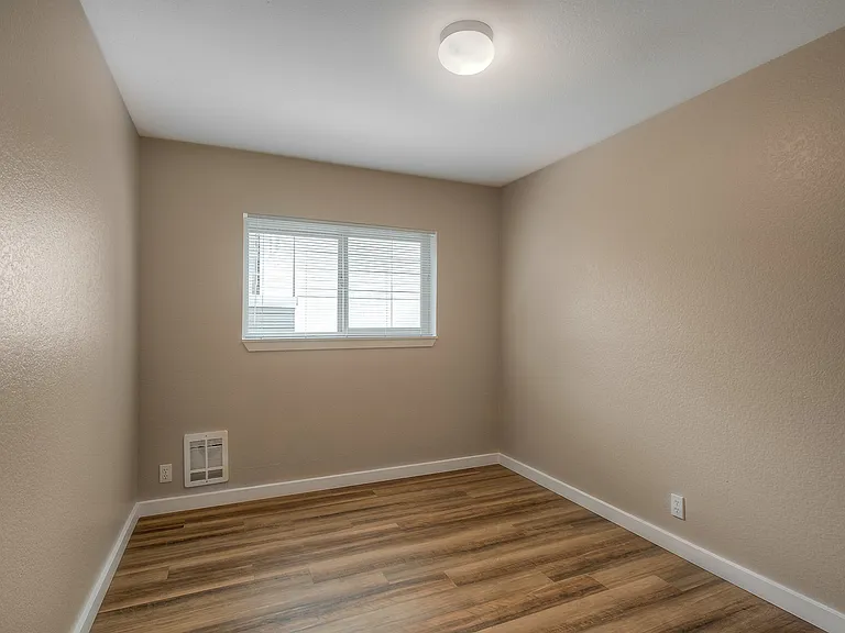Genesis Apartments — Photo 7