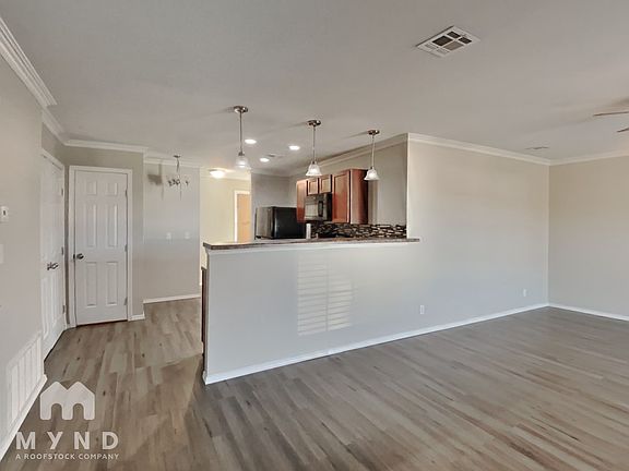 3rd image of 3527 E Gillette St #3527