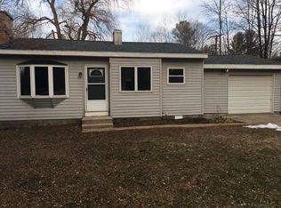 1730 N Eight Mile Rd, Sanford, MI 48657