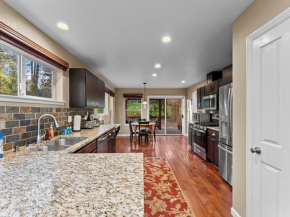 5th image of 7817 Mashie Ave