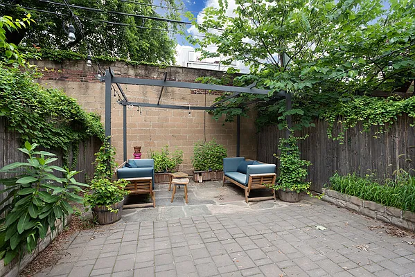 Sold by WorldWide Homes, Inc. | media 23