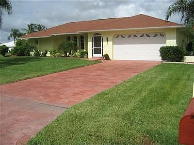 1st image of 5605 Chiquita Blvd S