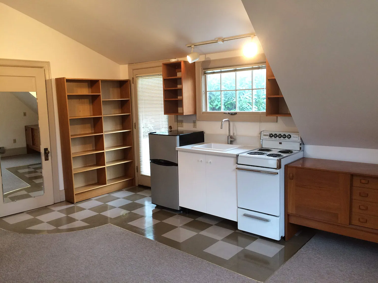 Studio, 360 sqft, $1,800 — Photo 3