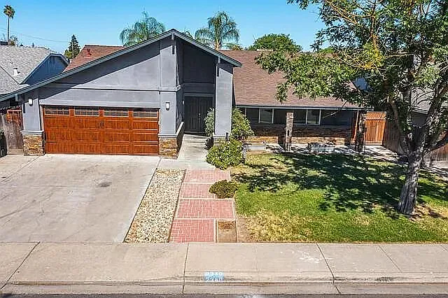 2340 Aldersgate Ct — Photo 1