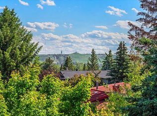 7715 N 67th Ave NW, Calgary, AB T3B4P2