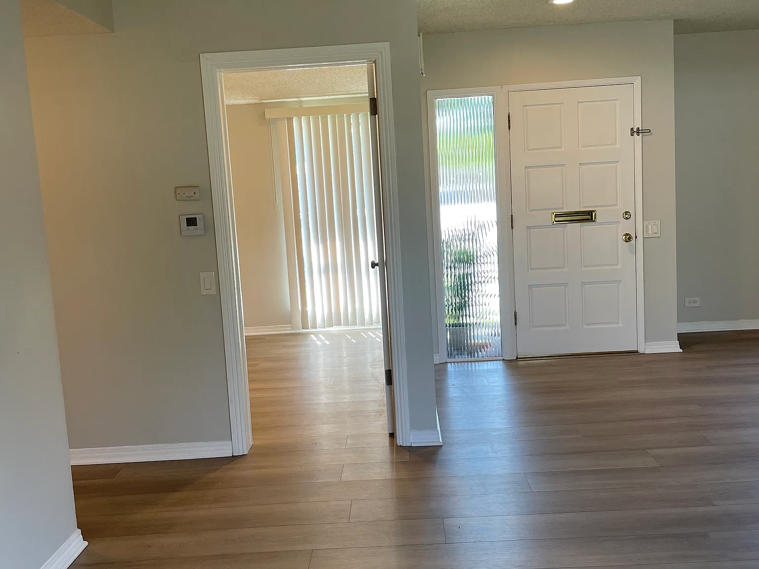 11440 Odessa Ave — Photo 3