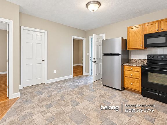 5th image of 8 Zabelle Ave #2