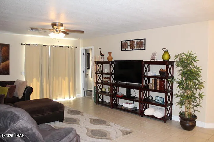 2910 Simitan Dr — Photo 3