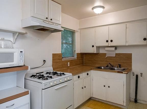 3rd image of 5000 Wilmington Ct