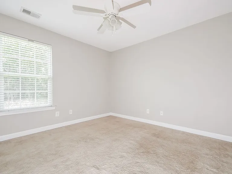 233 Maywood Dr — Photo 12