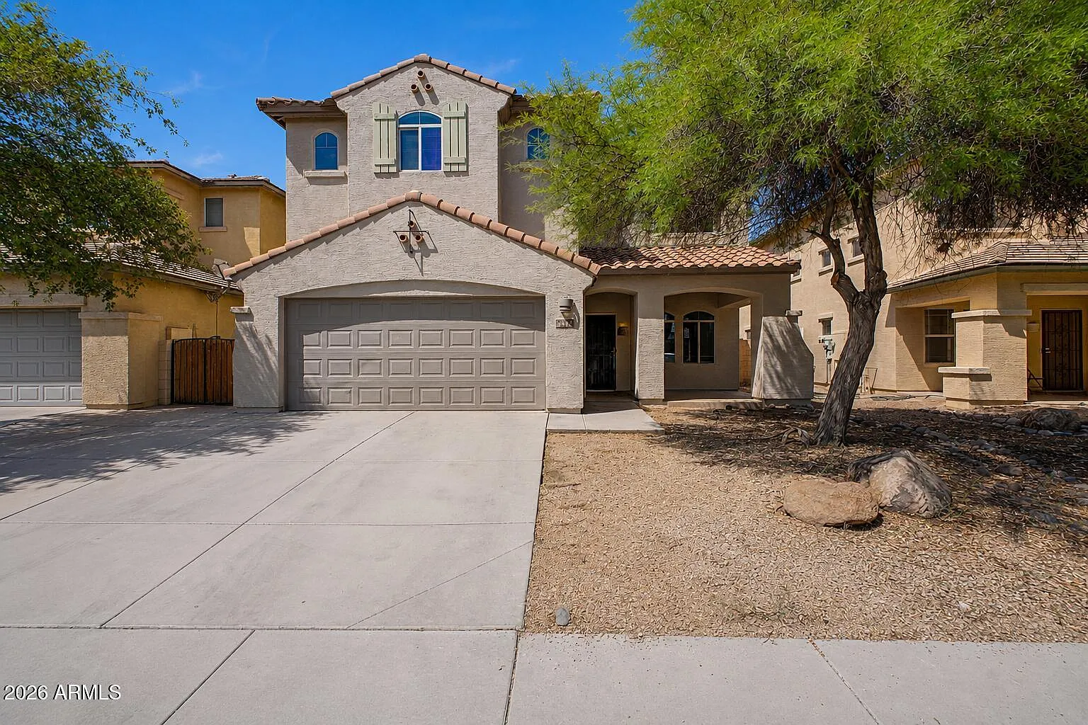 4 bed, 2.5 bath, 2555 sqft, $2,500 — Photo 1