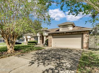 2047 Forest Gate Dr W, Jacksonville, FL 32246