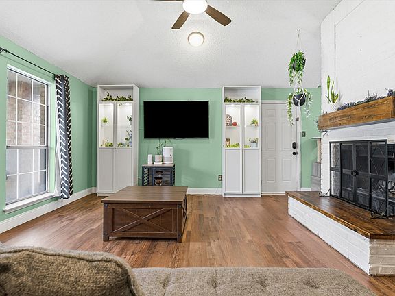 3rd image of 227 Valley Spring Dr