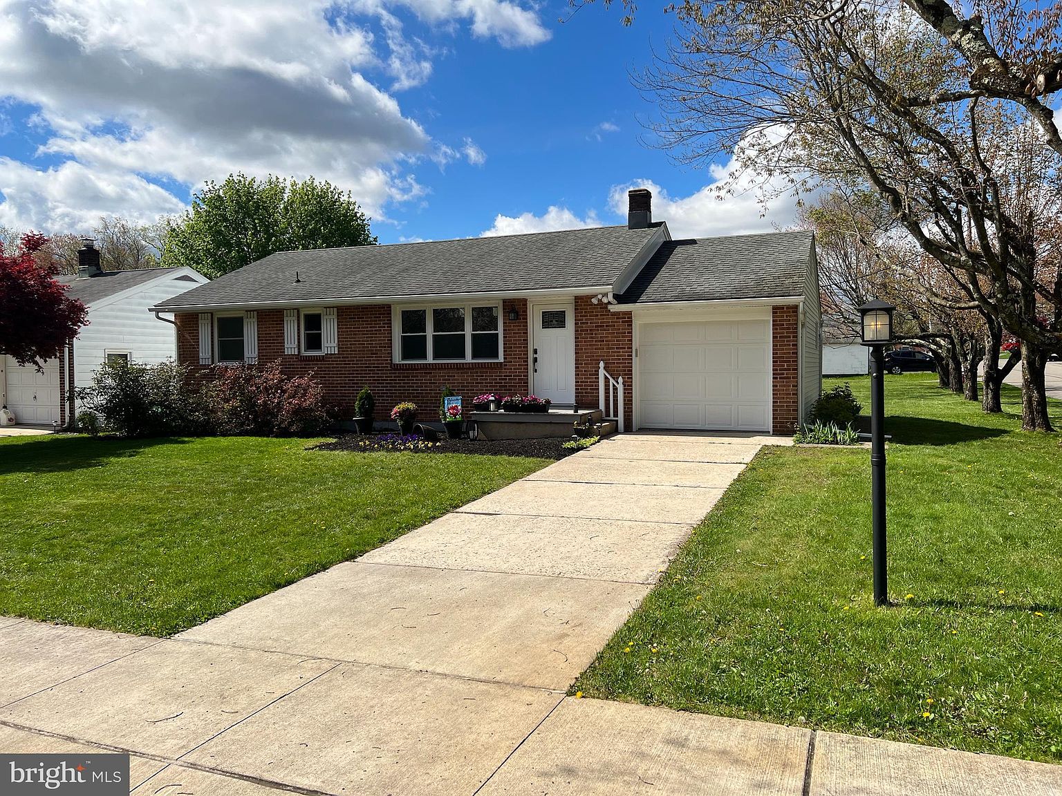 53 Meadow Ave, Tamaqua, PA 18252 Zillow