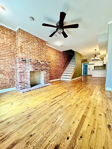 120 E Clement St Photo 1