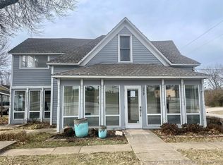 322 N Broadway Ave, Coweta, OK 74429