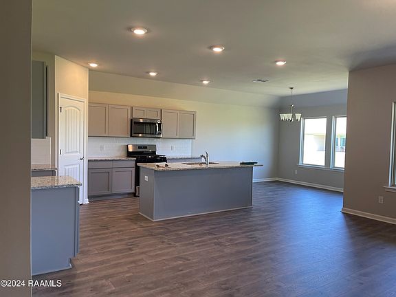 3rd image of 306 Dalia Ct