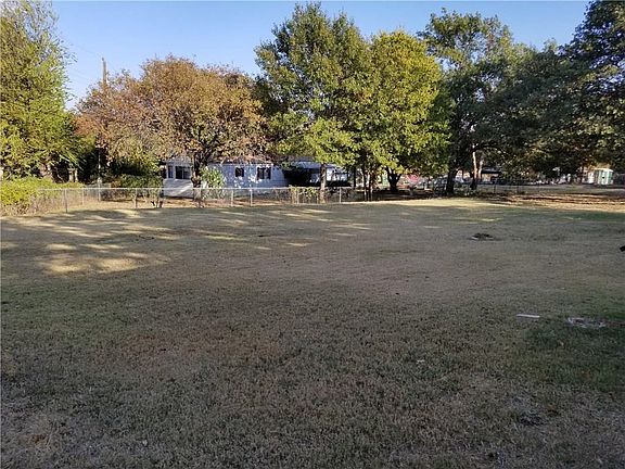 4th image of 4117 Thousand Oaks Dr