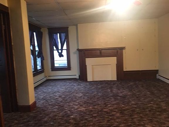 2nd image of 210 N 10th St