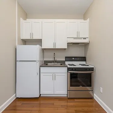 $1,750 1 Bedroom Apartment for Rent in Gravesend, Brooklyn | No Broker Fee at Gravesend — Photo 2