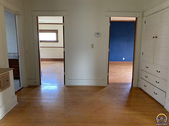 5th image of 210 N 8th St