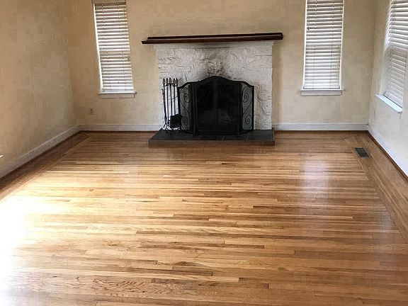3rd image of 643 W Monterey Ave