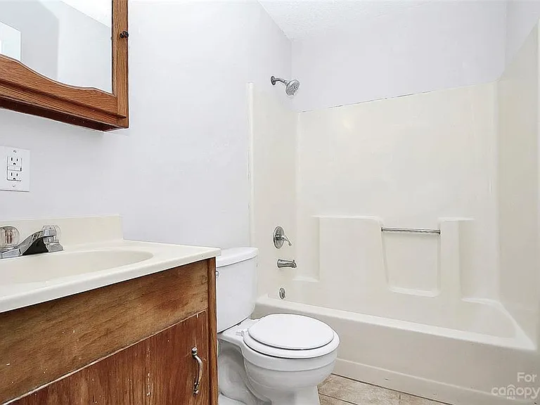 2300 Vanderbilt Rd — Photo 15