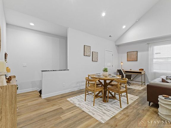 3rd image of 2211 Lexington Ave #B