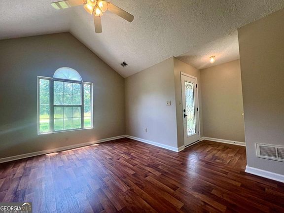 4th image of 303 Harve Mathis Rd
