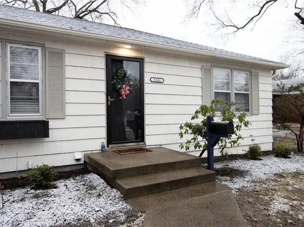 8343 Santa Fe Dr, Overland Park, KS 66212