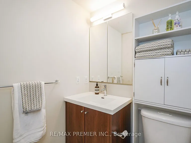 2 Old Mill Dr #303 — Photo 16