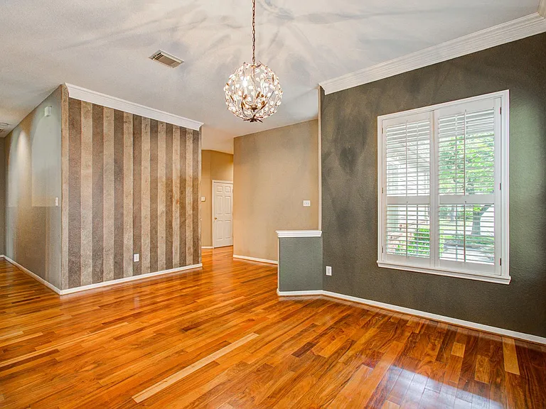 22539 Bristolwood Ct — Photo 10