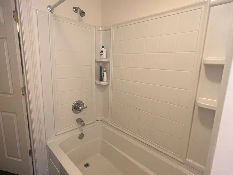 This 3bd/3ba is ON Broadway a Great Location for Student Life! — Photo 7