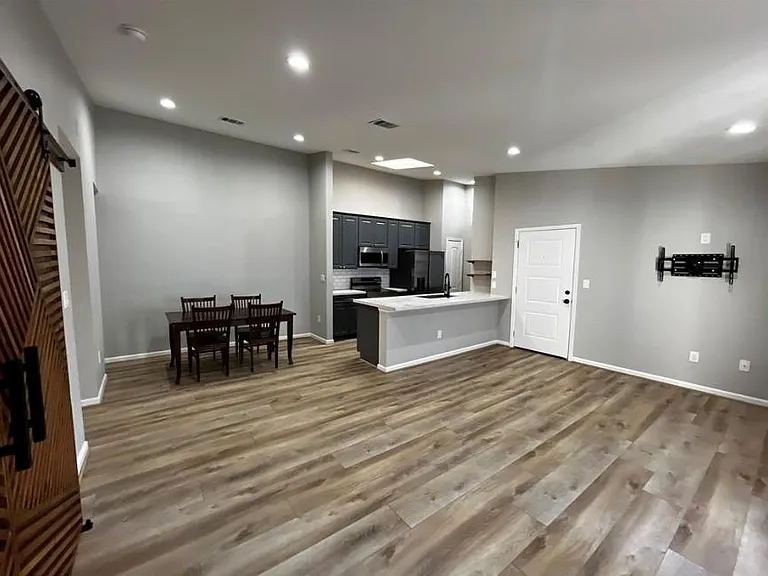 2425 Augusta Dr #44 — Photo 4