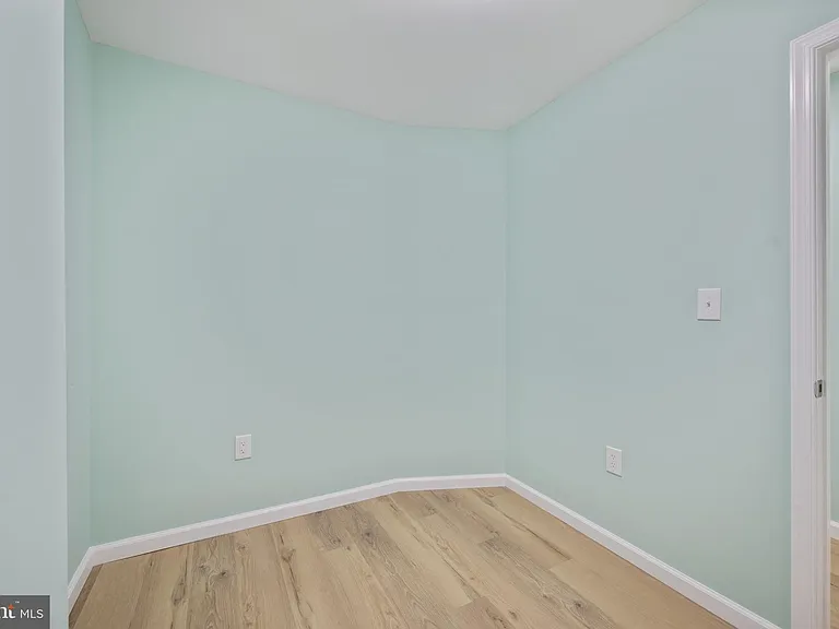 1316 McHenry St — Photo 24