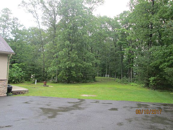 2nd image of 187 Hillside Ln