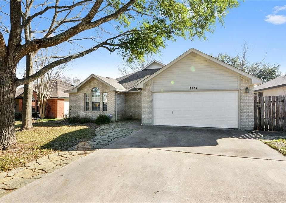 1st image of 2505 Armstrong Dr
