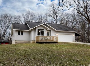 529 Shore Acres Rd, La Crescent, MN 55947