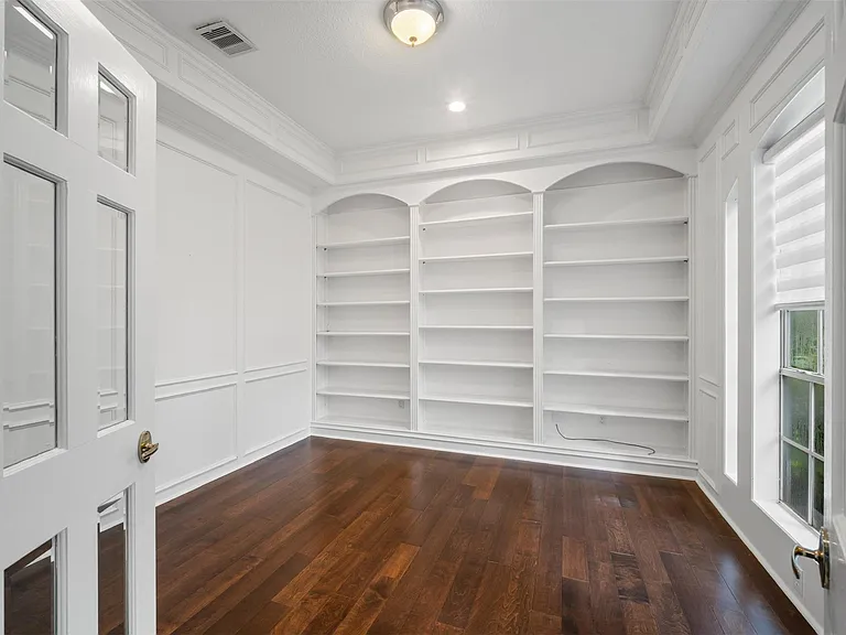 3622 Springhill Ln — Photo 13