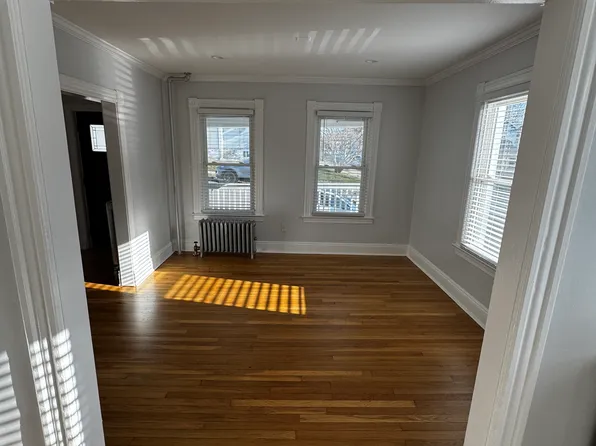 32 Center St #1, New London, CT 06320