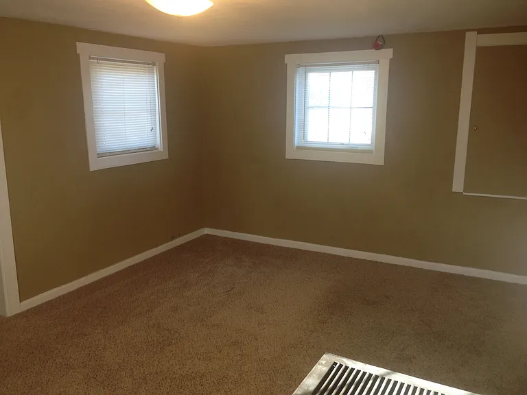 903 E Harney St — Photo 3