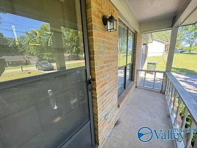 127 Colby Dr — Photo 4