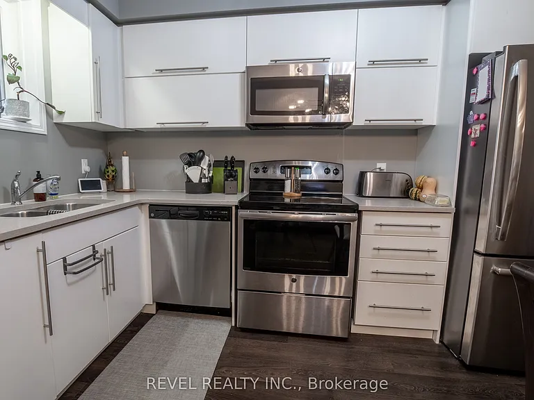3200 Singleton Ave #16 — Photo 3