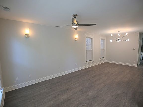 3rd image of 3050 N Clifton Ave #2