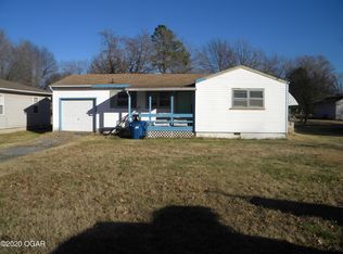 1928 Forest St, Carthage, MO 64836